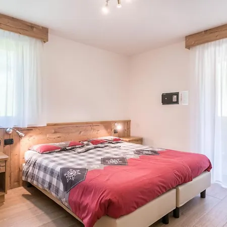 Ciasa Rosa アパート