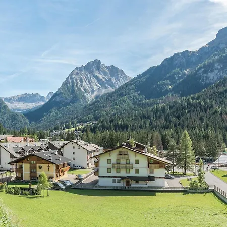 Ciasa Rosa アパート カナツェーイ