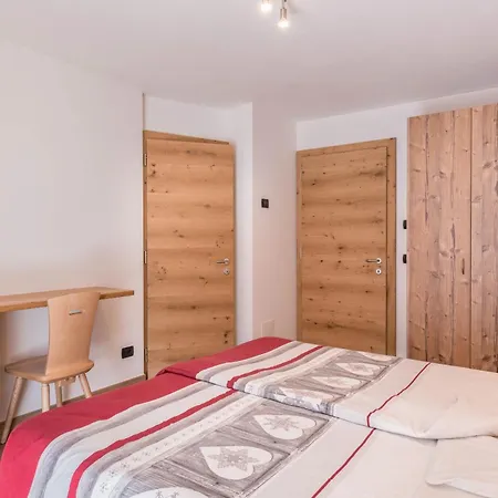 Ciasa Rosa アパート *