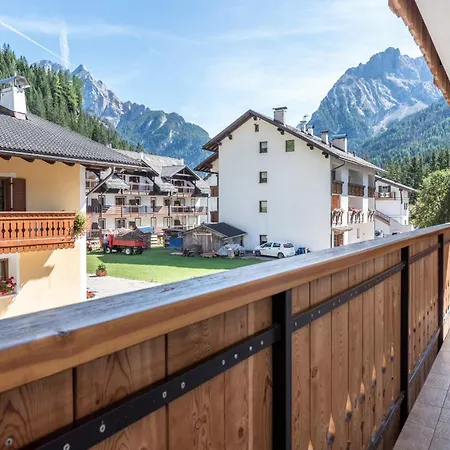 Ciasa Rosa アパート *