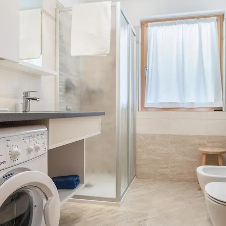 アパート Ciasa Rosa カナツェーイ